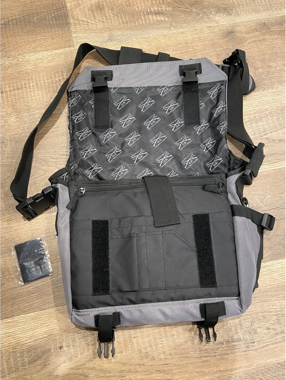 Alpha Outpost Messenger Bag Zip Buckle Satchel Pockets Hook and Loop M
